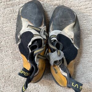 La Sportiva Solution Climbing Shoes - Black and Yellow